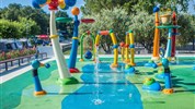 Kemp Zelena Laguna (mobilni domy Comfort ELBA), Porec, Chorvatsko - Camping Zelena Laguna - vodní park foto 4